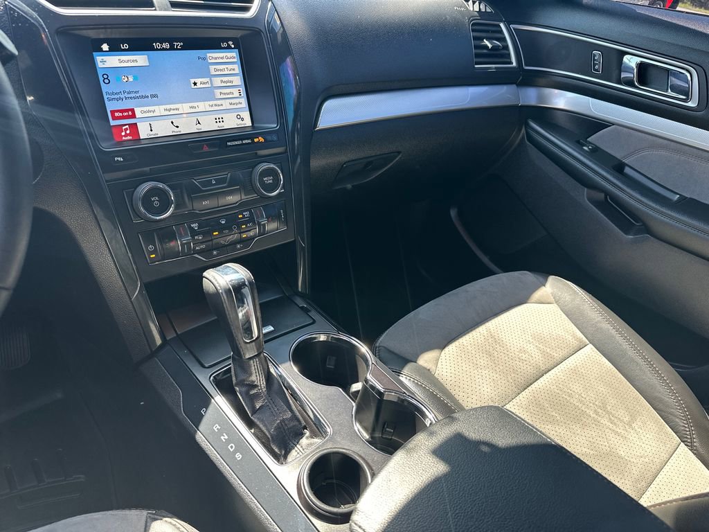 Certified 2017 Ford Explorer XLT w/ Equipment Group 202A FWD image 34