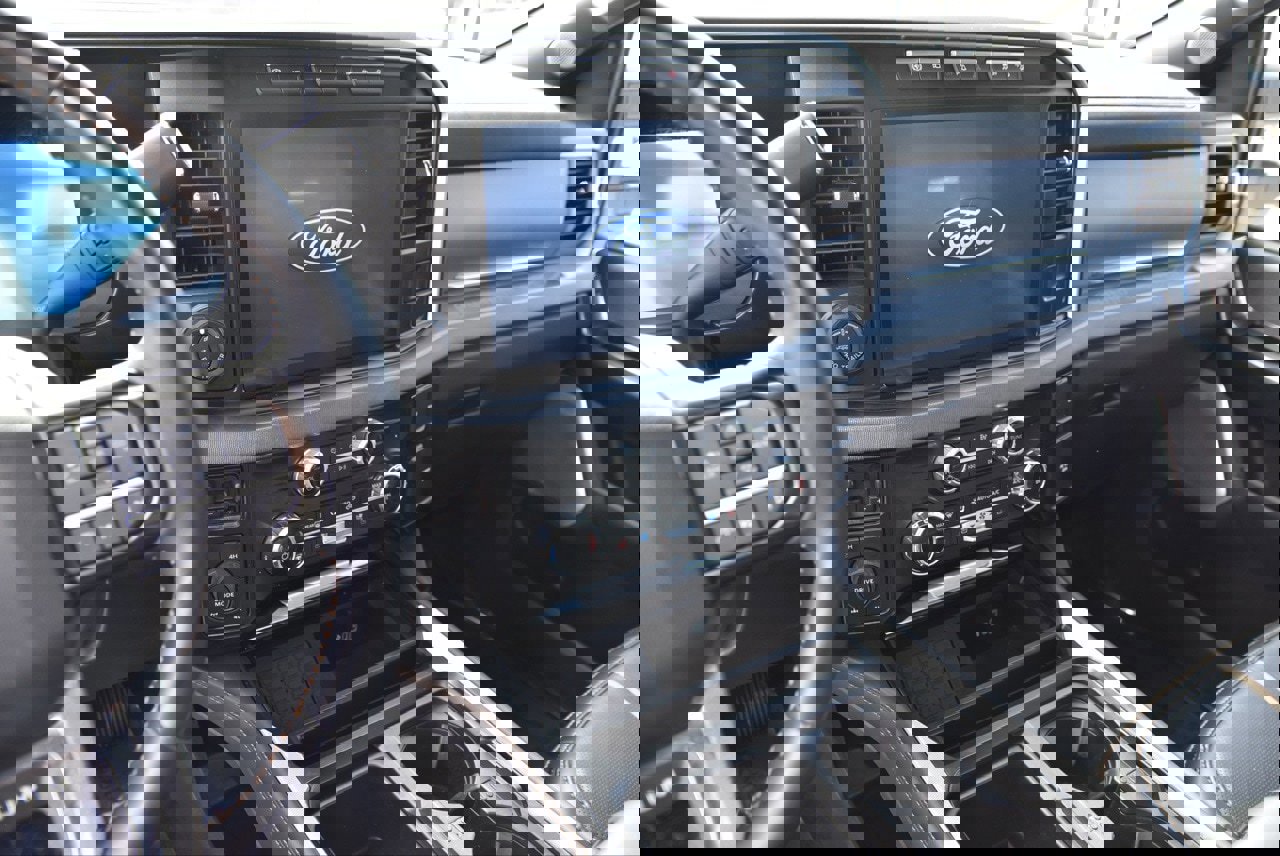 Certified 2024 Ford F250 Platinum w/ FX4 Off-Road Package image 10