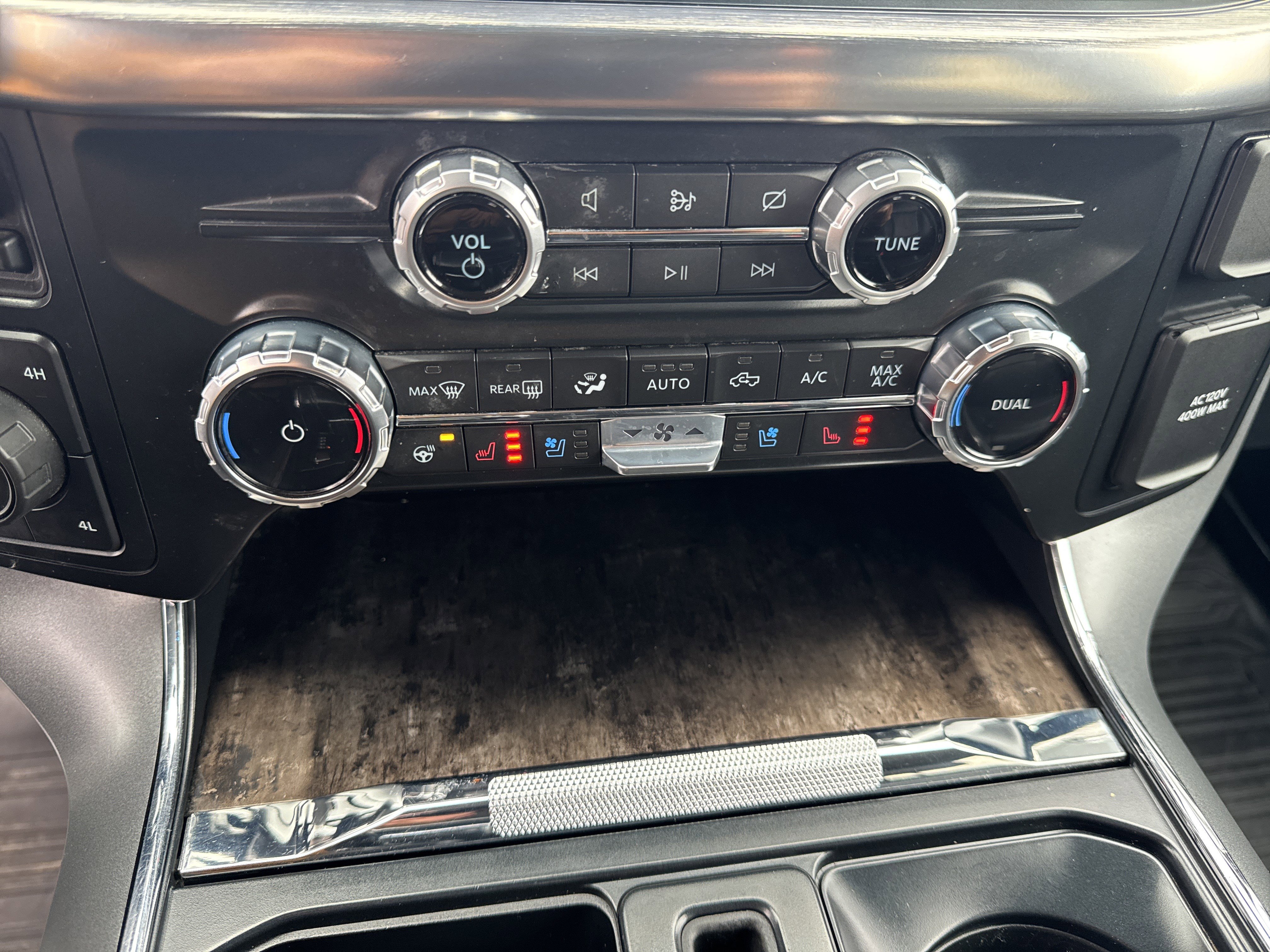 Certified 2022 Ford F150 Lariat w/ Equipment Group 502A High image 30