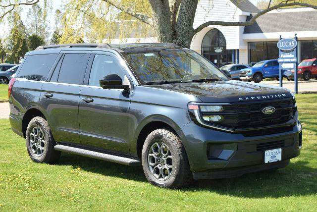 Certified 2025 Ford Expedition Active AWD/4WD image 9
