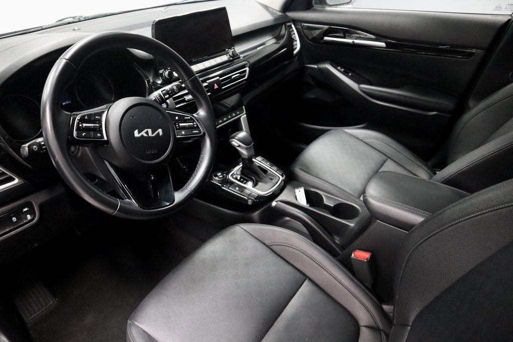 Used 2022 Kia Seltos EX image 24