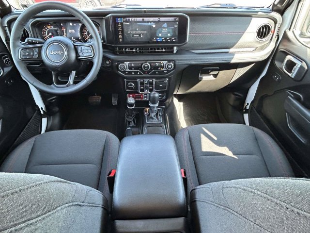 Used 2026 Jeep Wrangler Unlimited Rubicon AWD/4WD image 4