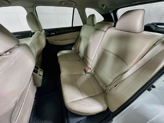 Used 2018 Subaru Outback 2.5i Limited AWD/4WD image 32