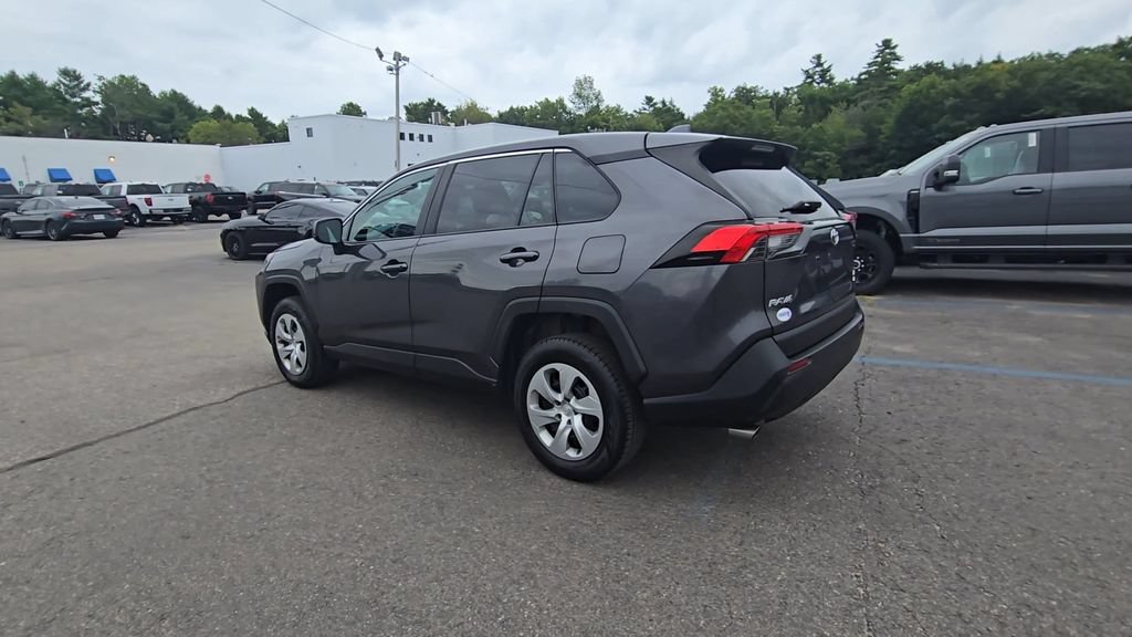Used 2022 Toyota RAV4 LE AWD/4WD image 17