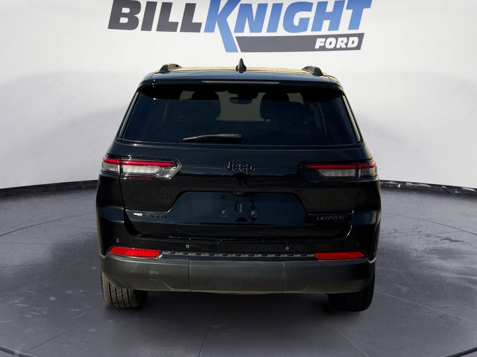 Used 2022 Jeep Grand Cherokee L Limited w/ Black Appearance Package image 4