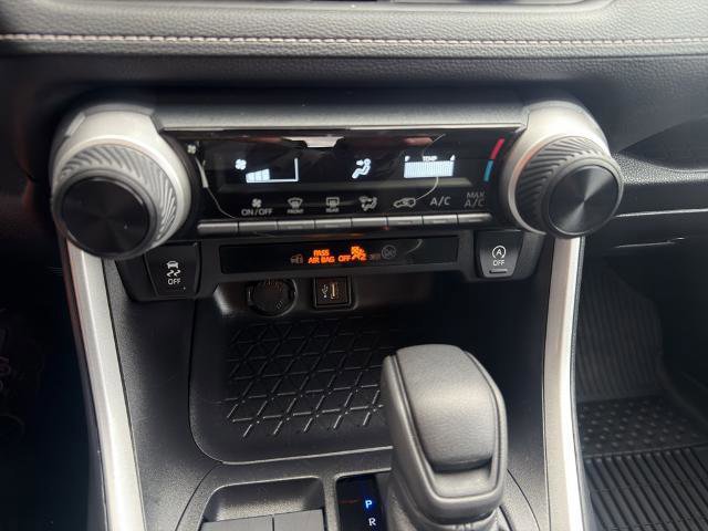 Used 2025 Toyota RAV4 LE image 27