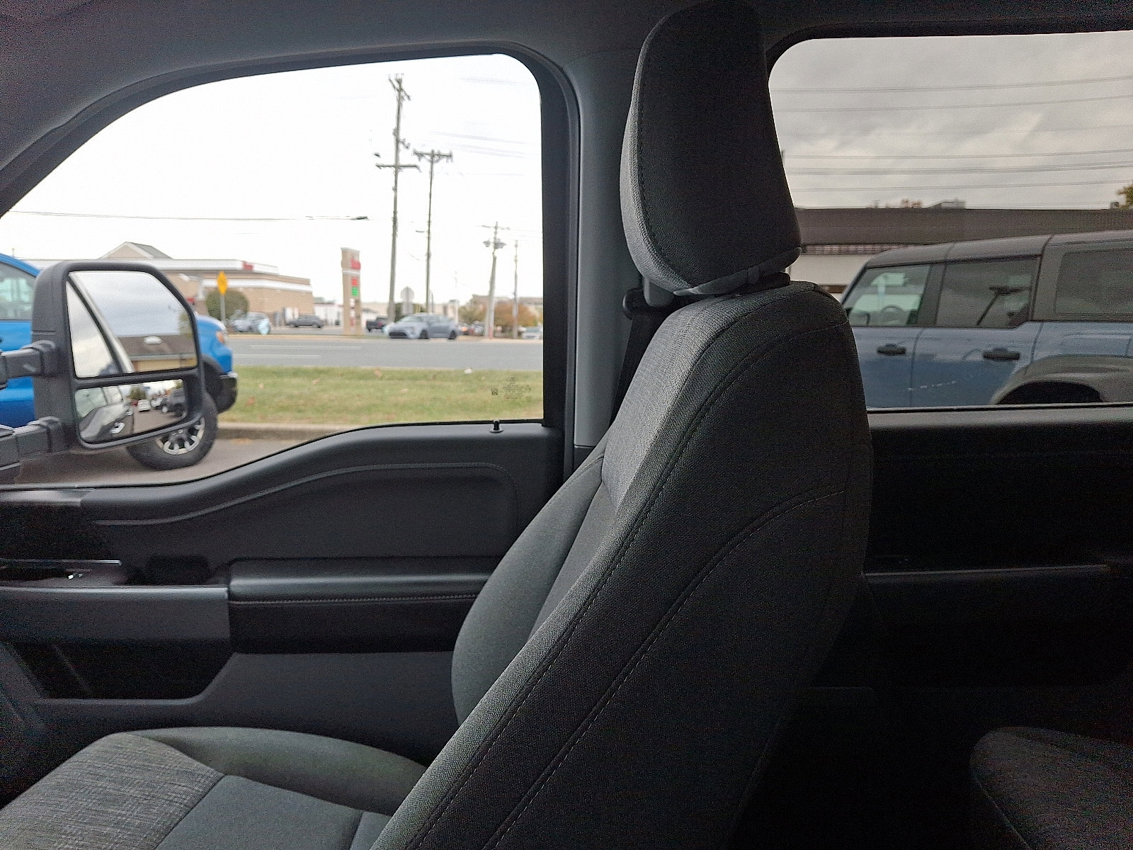 Certified 2022 Ford F150 XLT w/ Equipment Group 302A High image 17