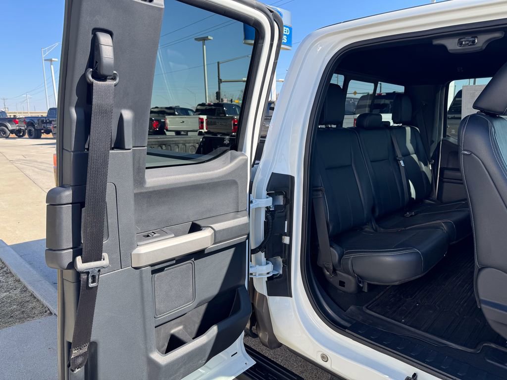 Certified 2022 Ford F350 Lariat w/ Chrome Package image 18
