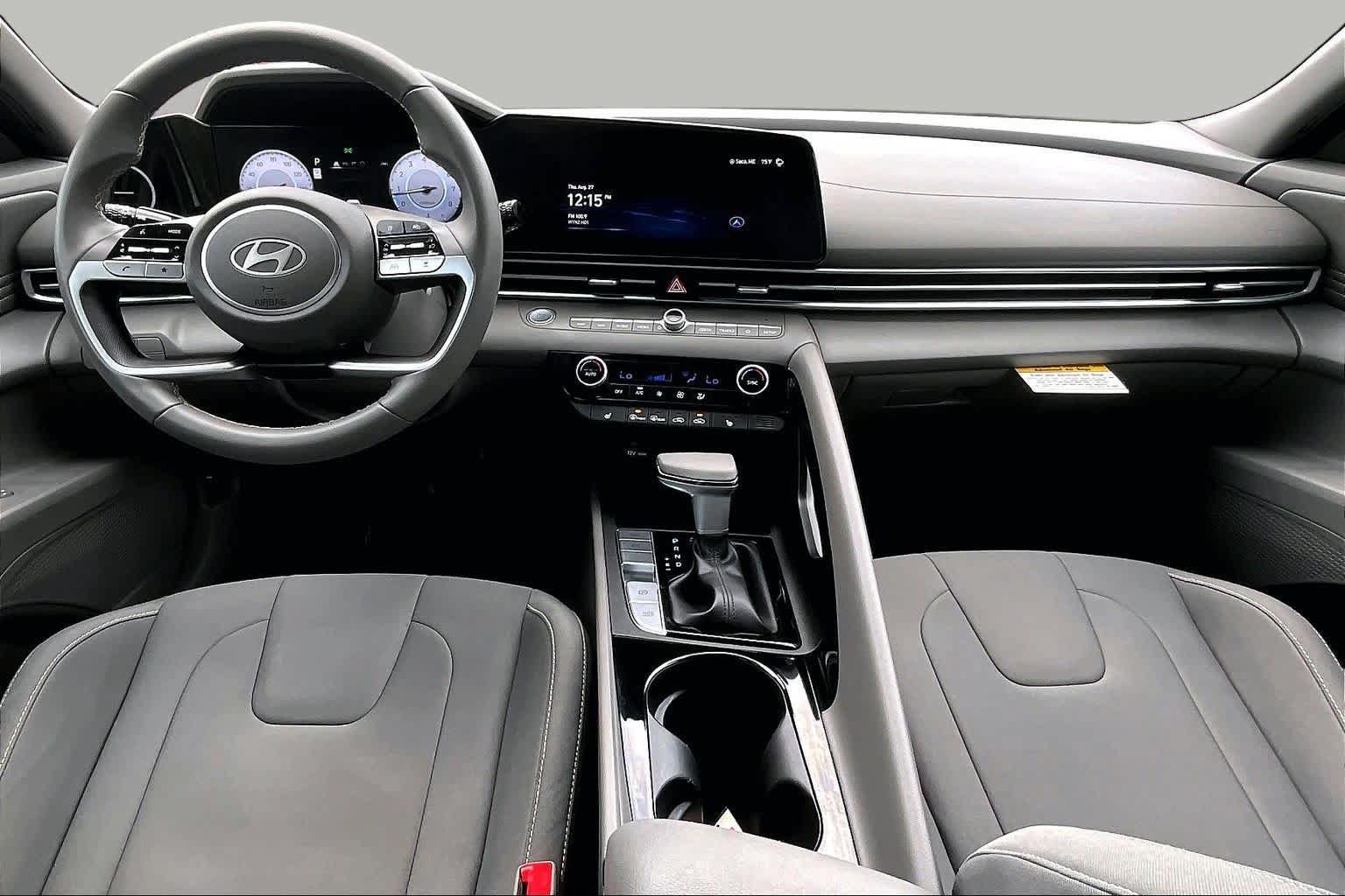 Used 2024 Hyundai Elantra SEL w/ Convenience Package FWD image 16