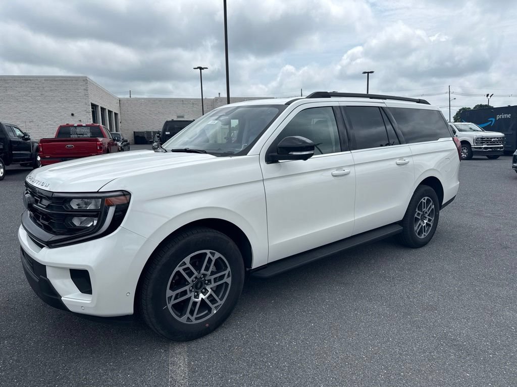 Certified 2025 Ford Expedition Max Active RWD image 2