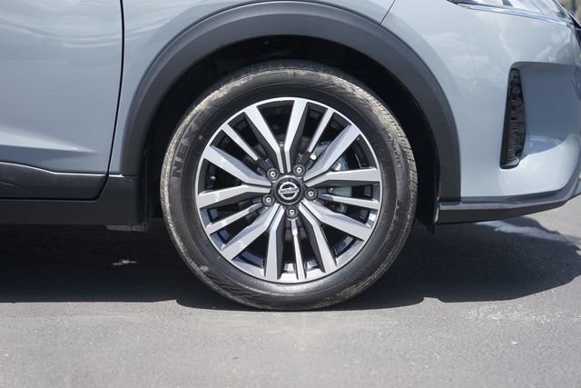 Used 2021 Nissan Kicks SV FWD image 4