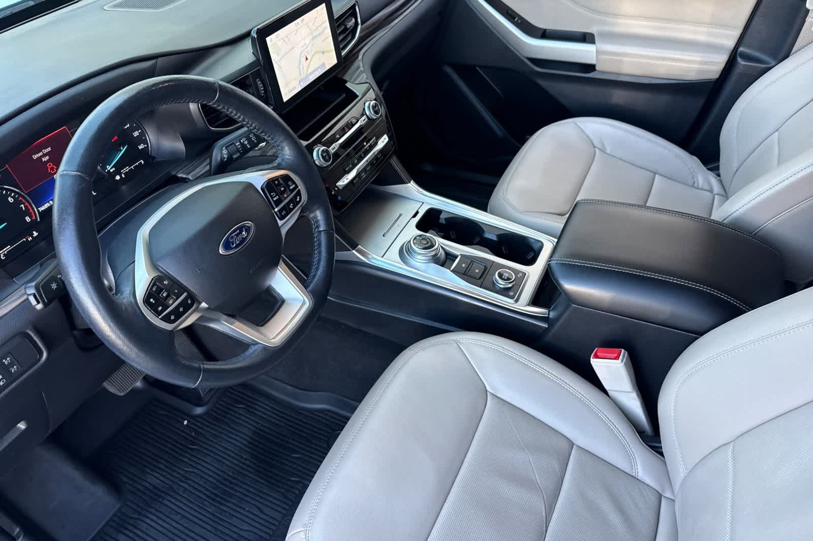 Certified 2022 Ford Explorer Limited AWD/4WD image 11