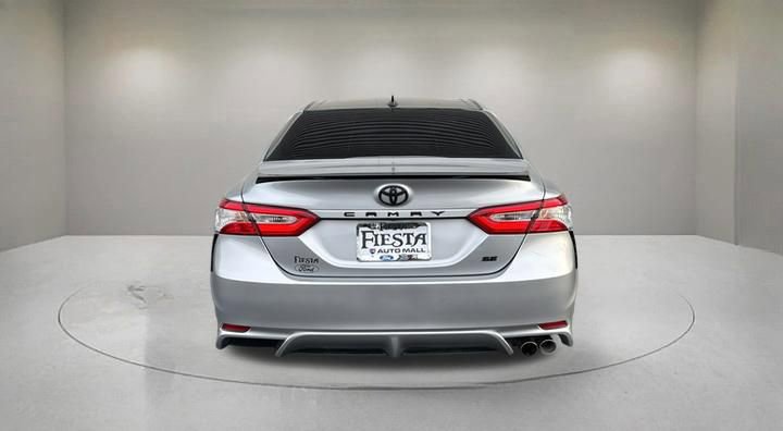 Used 2020 Toyota Camry SE w/ Carpet Mat Package FWD image 2