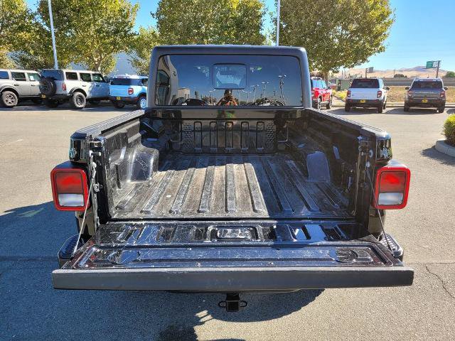 Used 2023 Jeep Gladiator Sport AWD/4WD image 10