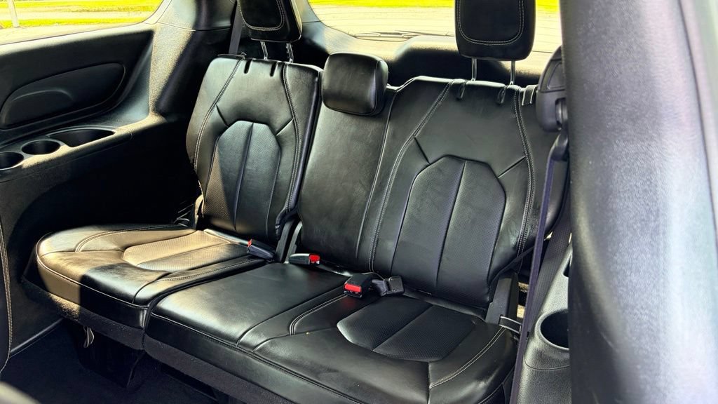 Used 2025 Chrysler Pacifica Select FWD image 24