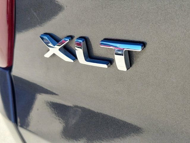 Certified 2017 Ford Explorer XLT w/ Equipment Group 202A FWD image 10