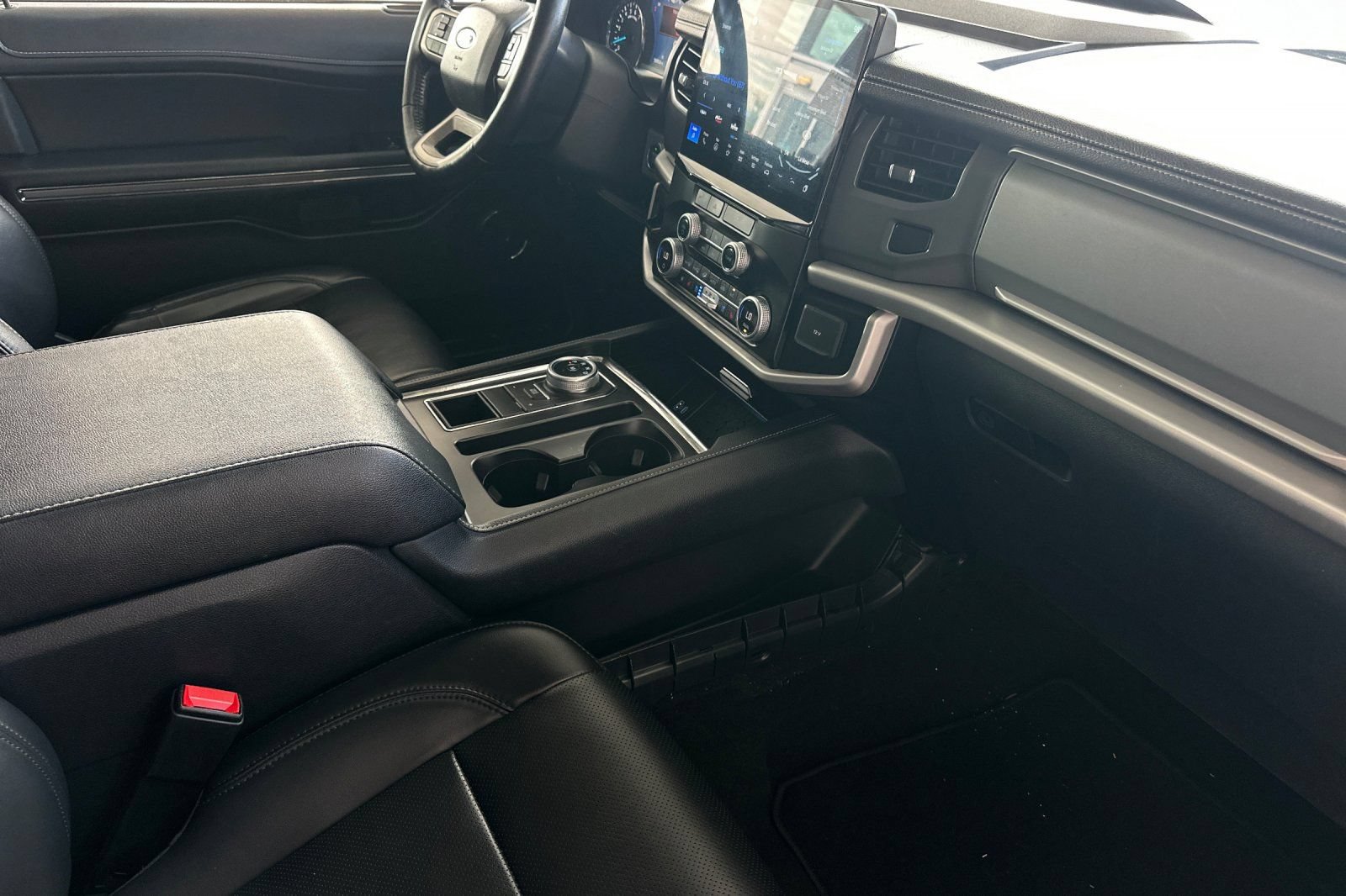Certified 2024 Ford Expedition Max XLT RWD image 16