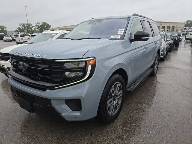 Certified 2025 Ford Expedition Active AWD/4WD video 4