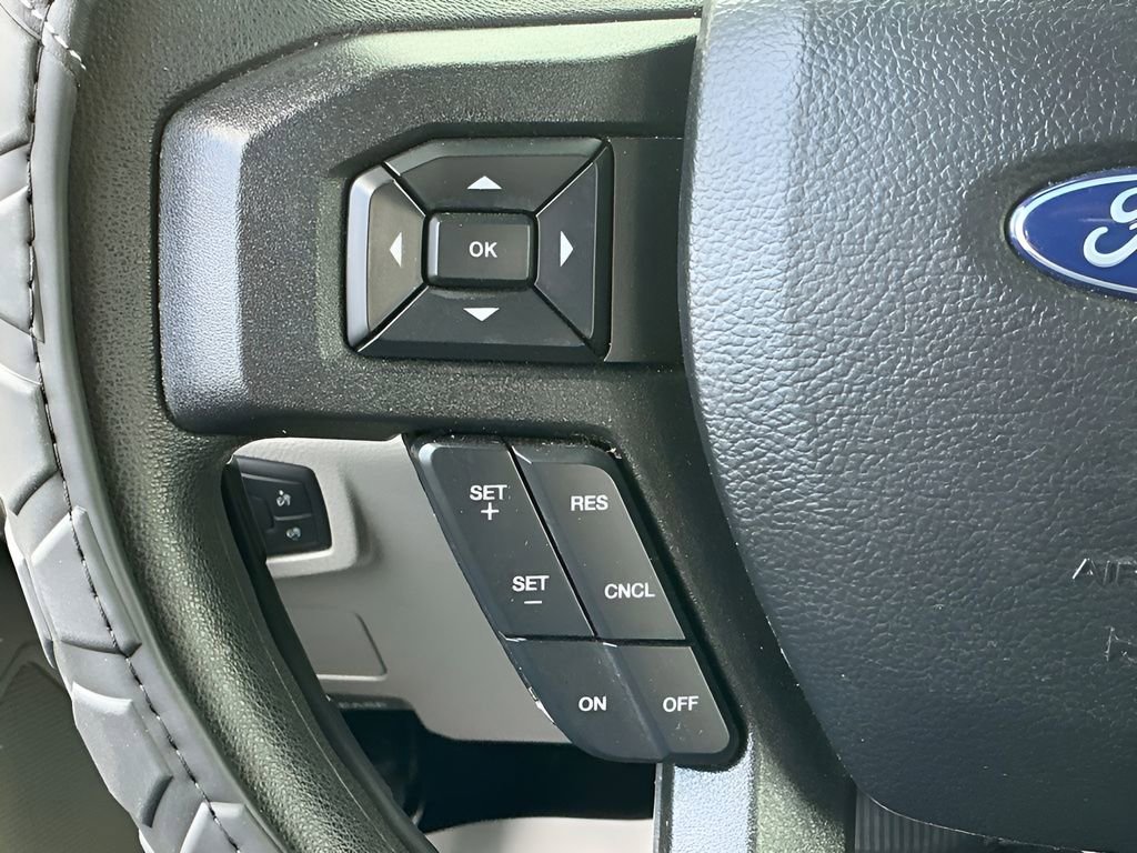 Certified 2020 Ford F250 XLT w/ XLT Premium Package AWD/4WD image 25