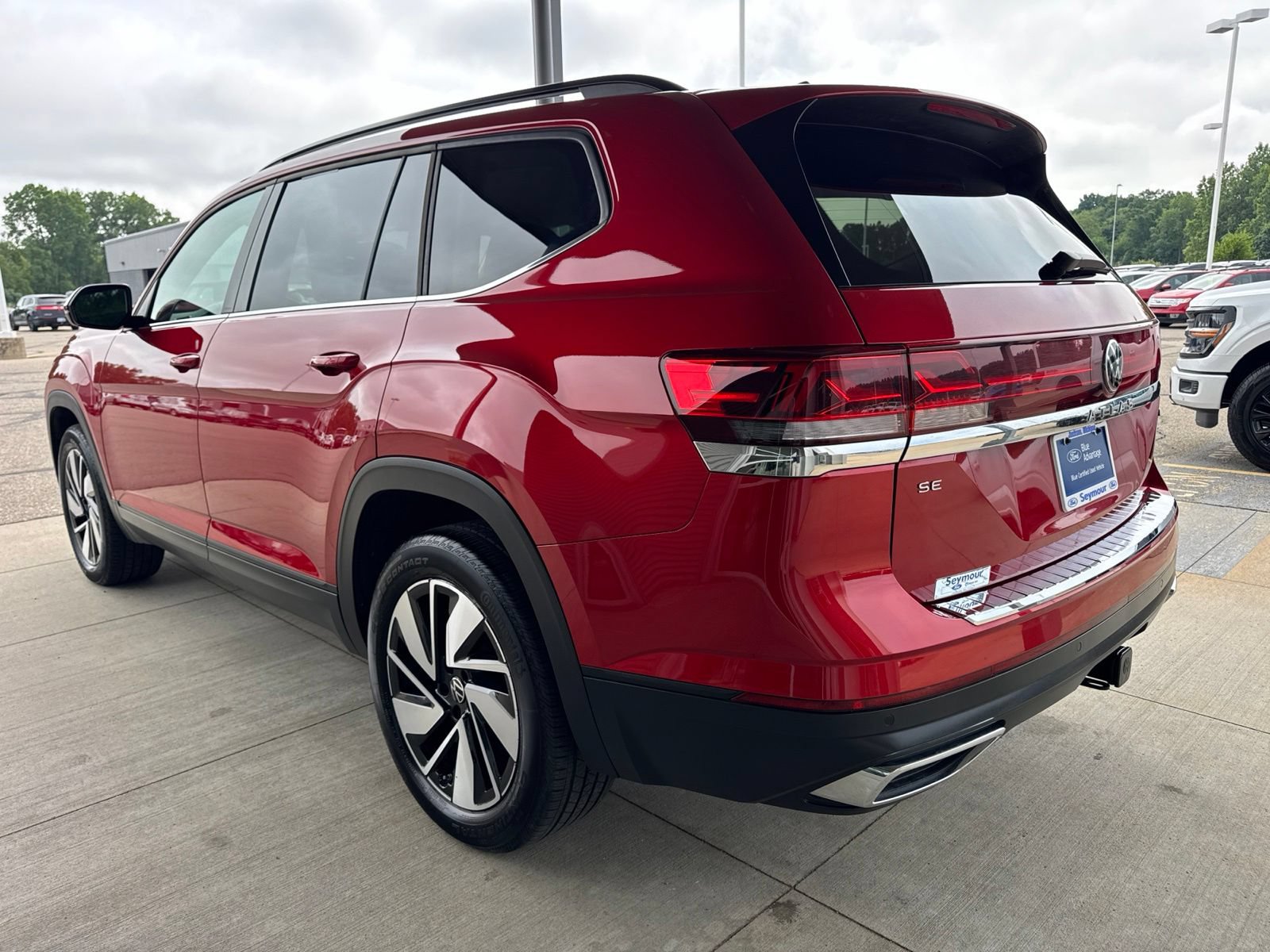 Used 2024 Volkswagen Atlas SE AWD/4WD image 5
