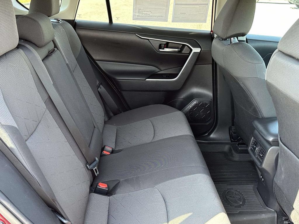 Used 2020 Toyota RAV4 XLE w/ Convenience Package AWD/4WD image 10