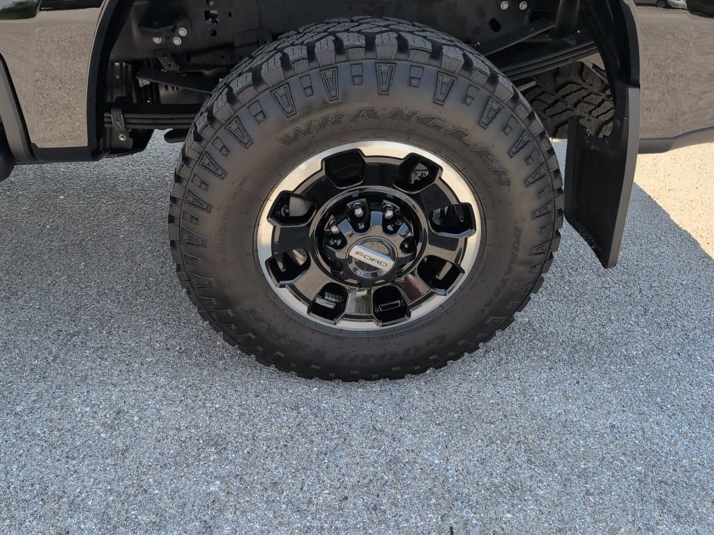 Certified 2025 Ford F250 Lariat w/ Tremor Off-Road Package image 13