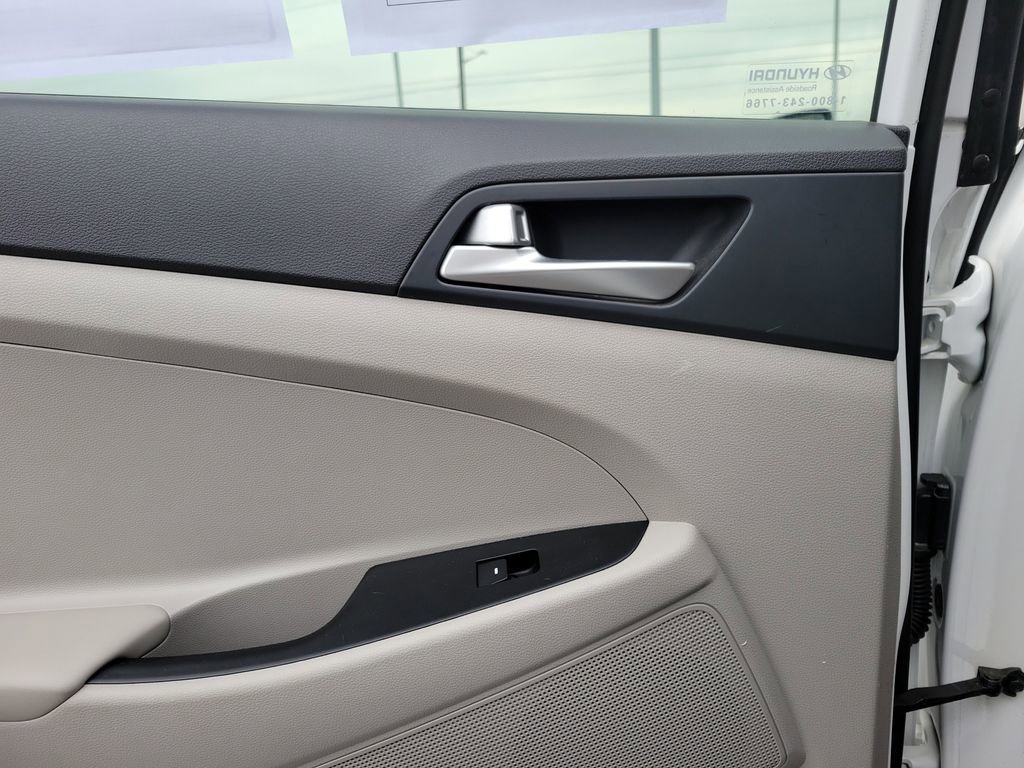 Used 2020 Hyundai Tucson SE image 14