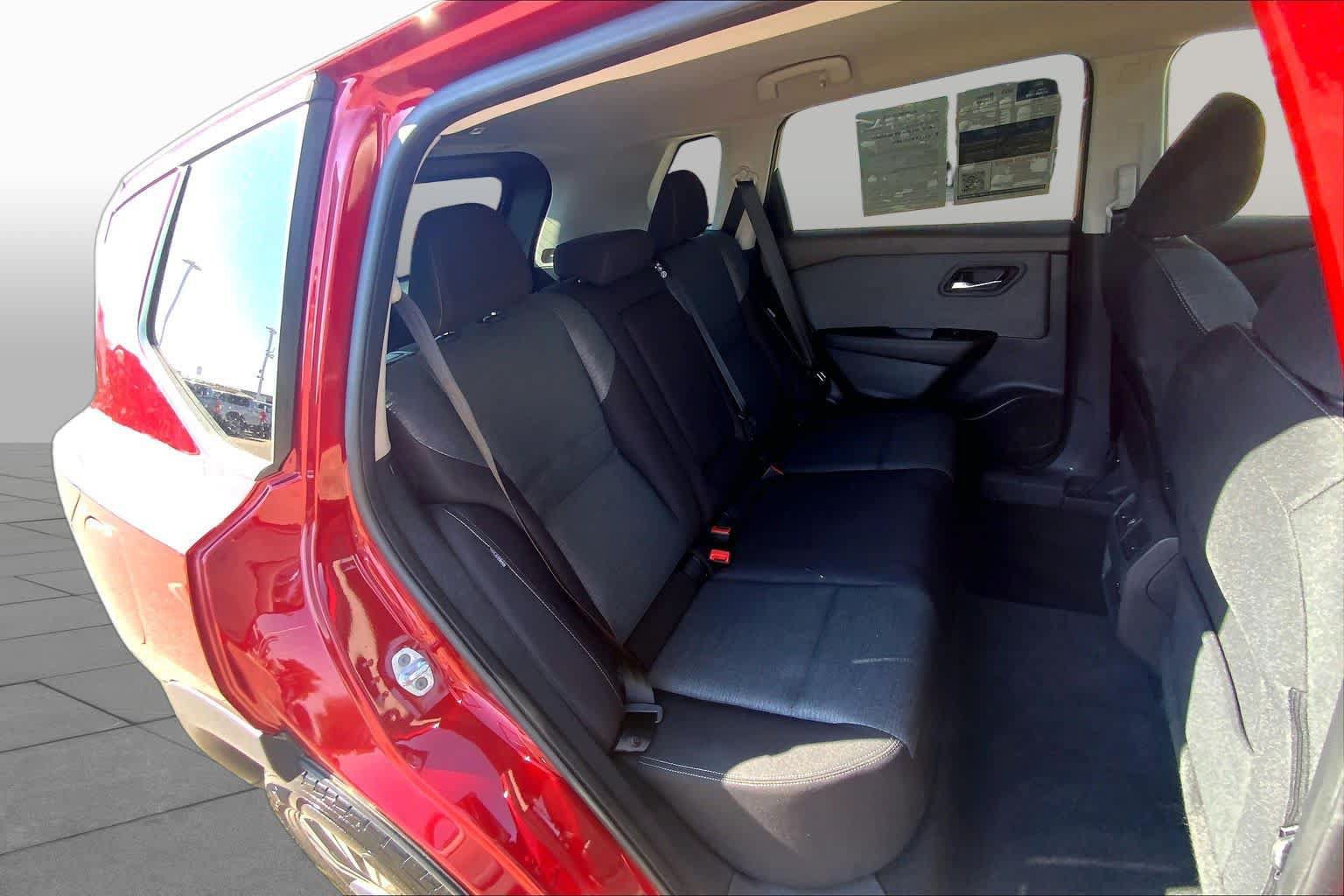 Used 2022 Nissan Rogue SV FWD image 20
