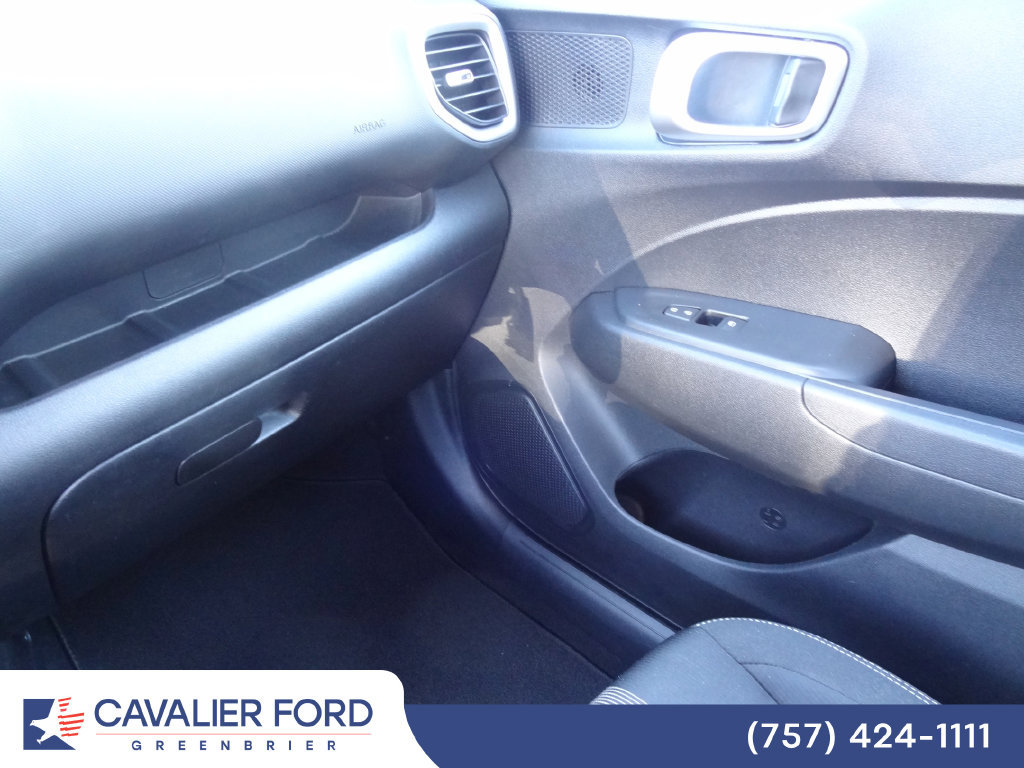 Used 2022 Hyundai Venue SEL FWD image 31
