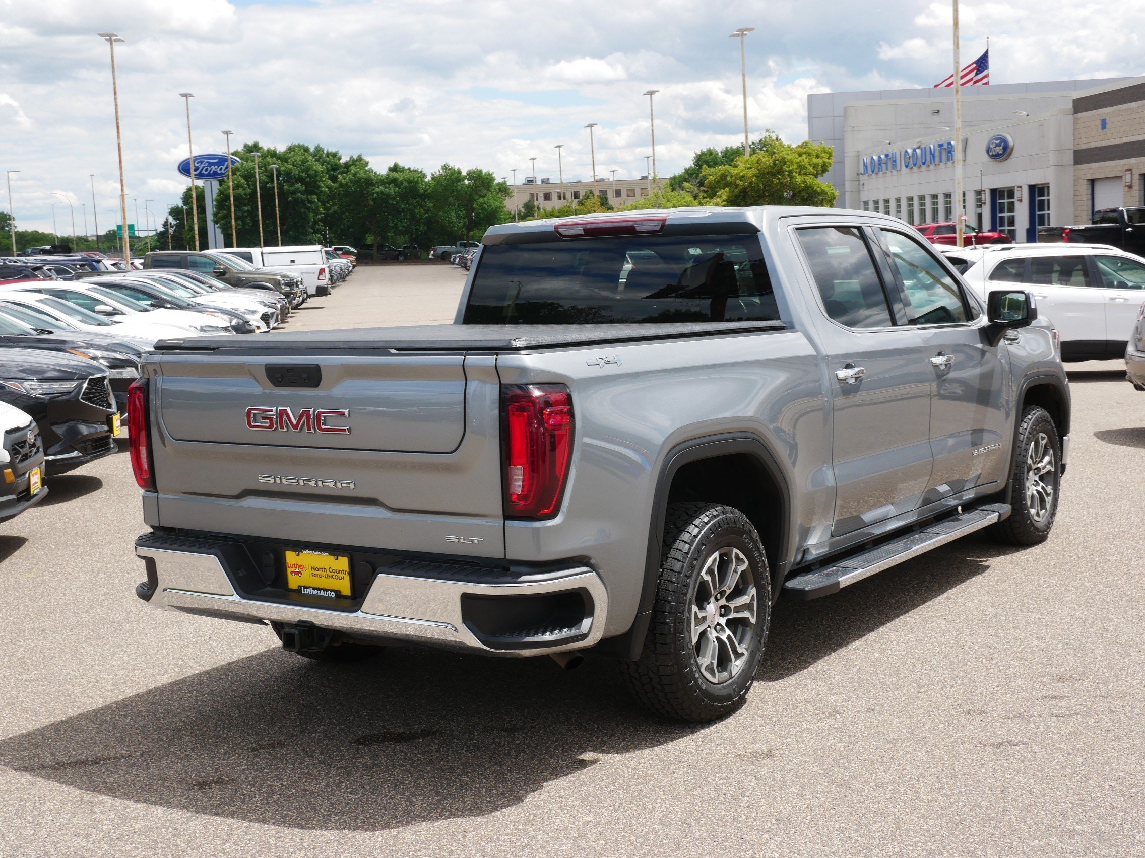 Used 2024 GMC Sierra 1500 SLT AWD/4WD image 7