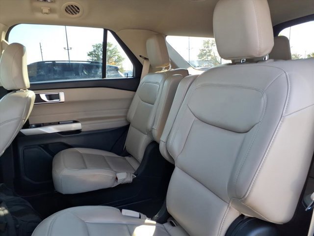 Certified 2022 Ford Explorer XLT w/ Equipment Group 202A image 29