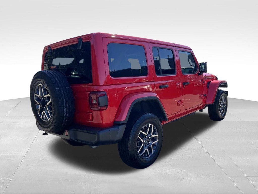 Used 2025 Jeep Wrangler Unlimited Sahara AWD/4WD image 3