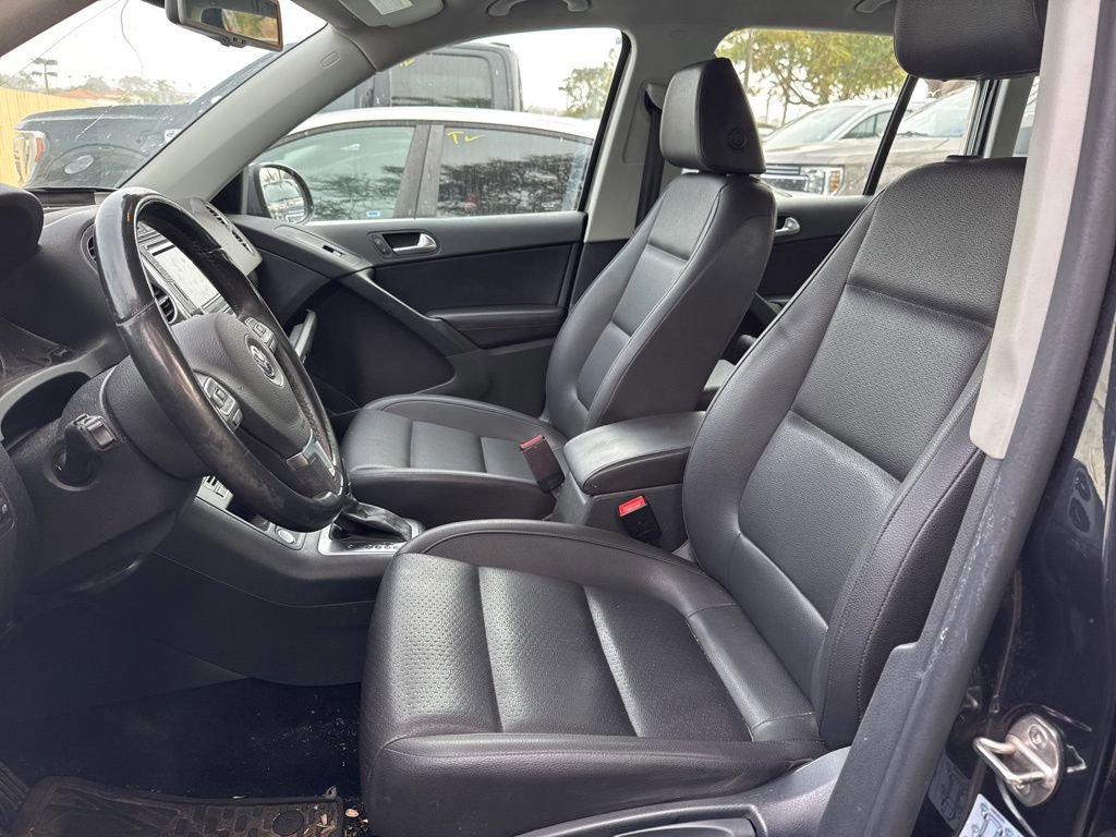 Used 2017 Volkswagen Tiguan S image 10
