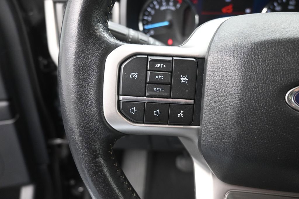 Certified 2024 Ford Expedition XLT RWD image 6