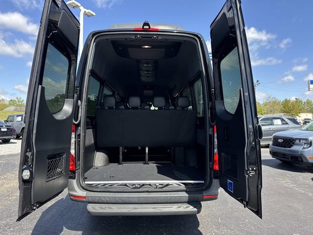 Used 2021 Mercedes-Benz Sprinter 2500 image 8