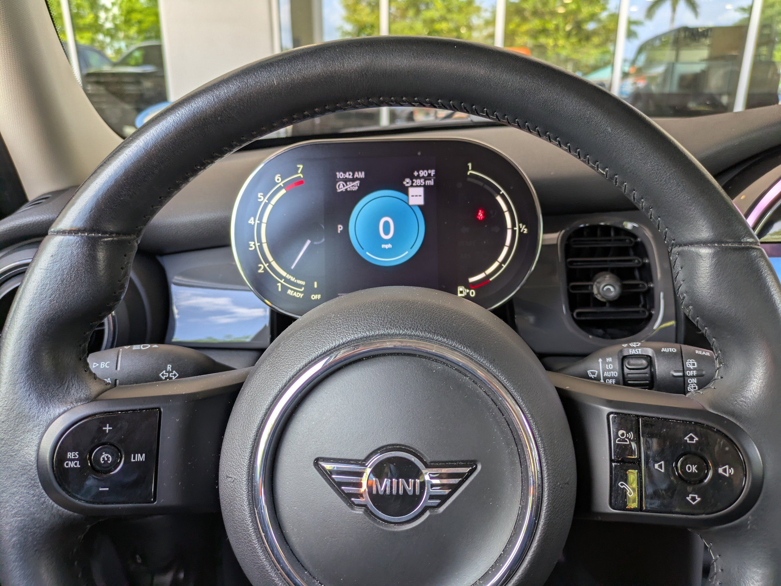 Used 2022 MINI Cooper 4-Door Hardtop w/ Storage Package FWD image 26