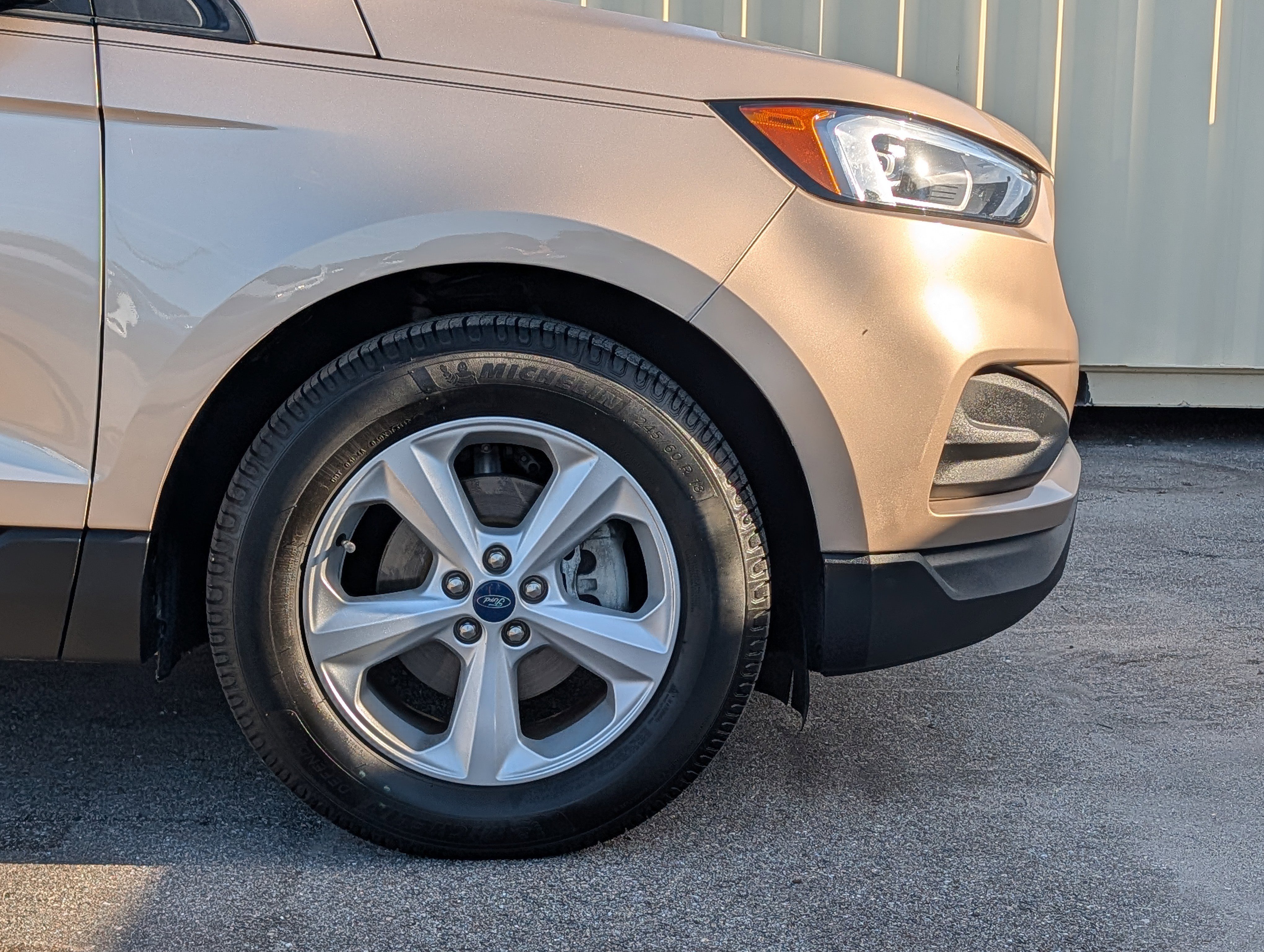 Certified 2020 Ford Edge SE image 11