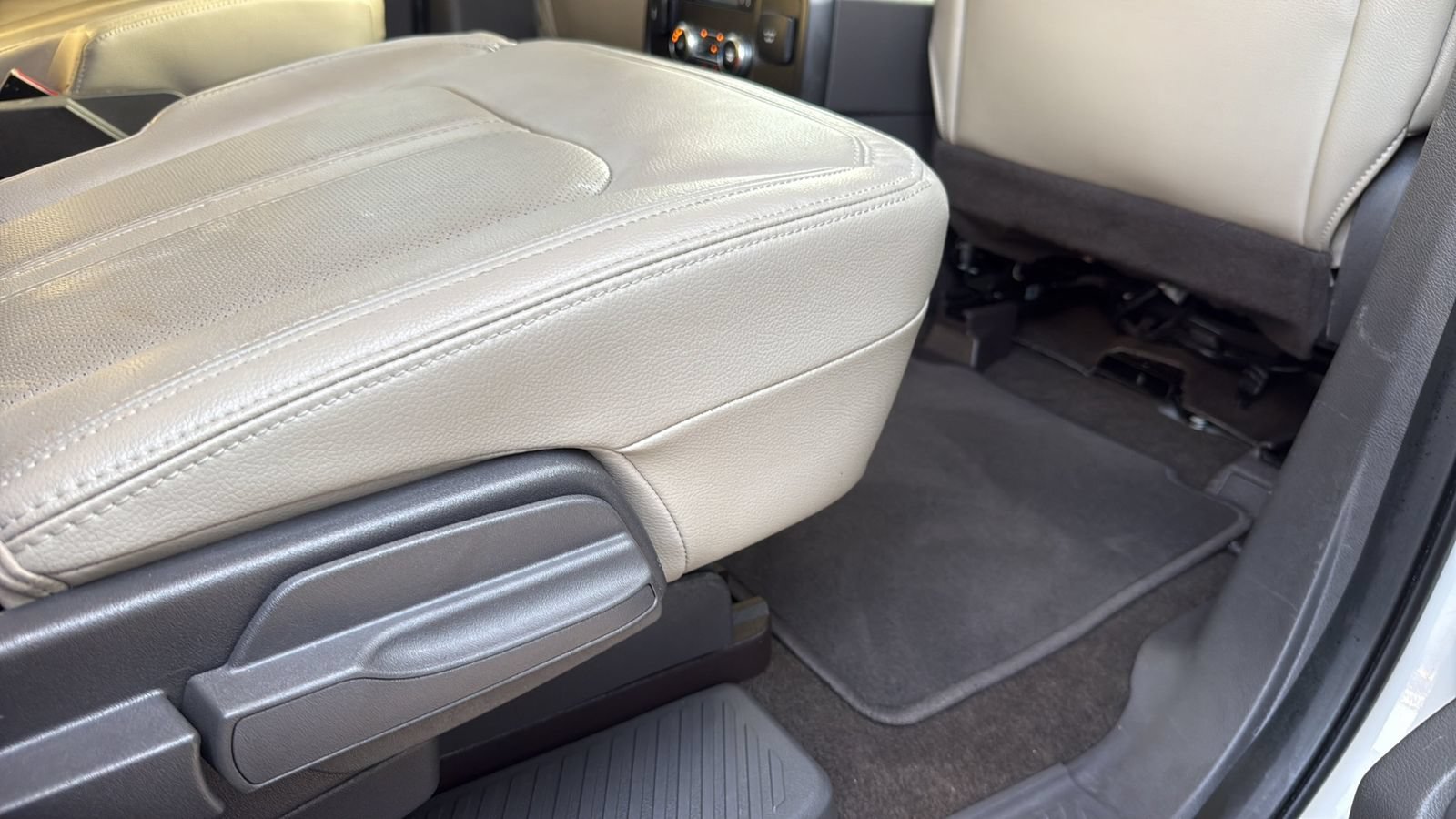 Certified 2019 Ford Expedition Limited w/ Equipment Group 302A RWD image 27