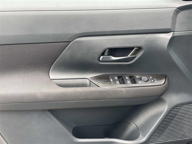 Used 2025 Nissan Kicks S w/ Charging Package image 18
