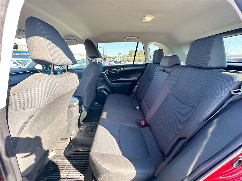 Used 2023 Toyota RAV4 LE image 17