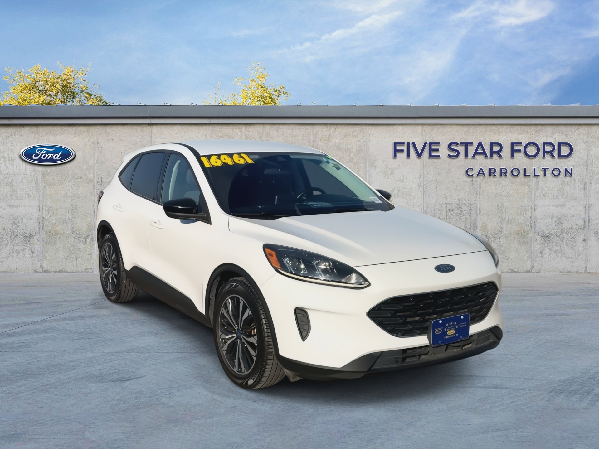 Certified 2022 Ford Escape SE w/ SE Sport Appearance Package FWD image 2