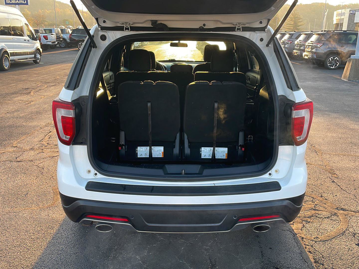 Certified 2018 Ford Explorer XLT FWD image 27