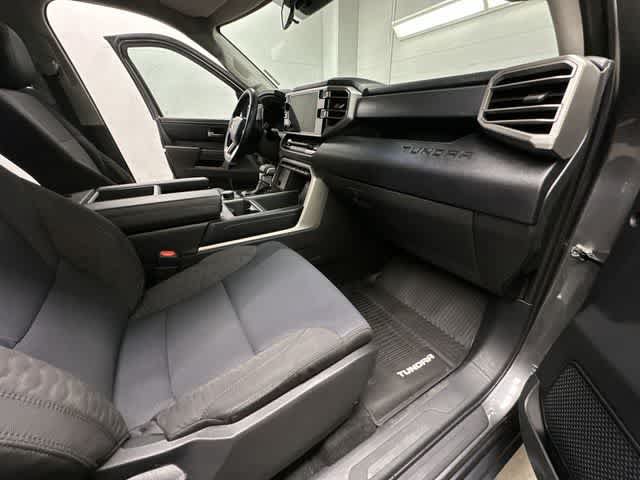 Used 2022 Toyota Tundra SR5 w/ SR5 Convenience Package AWD/4WD image 19