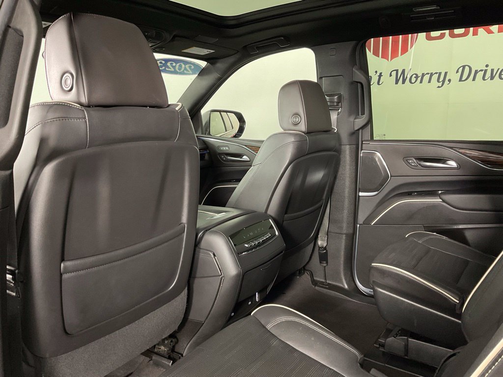 Used 2023 Cadillac Escalade Premium Luxury RWD image 15