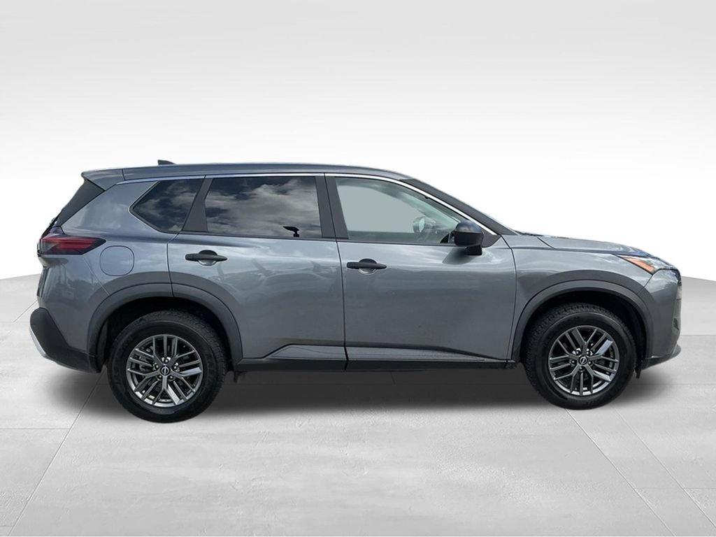 Used 2023 Nissan Rogue S AWD/4WD image 6