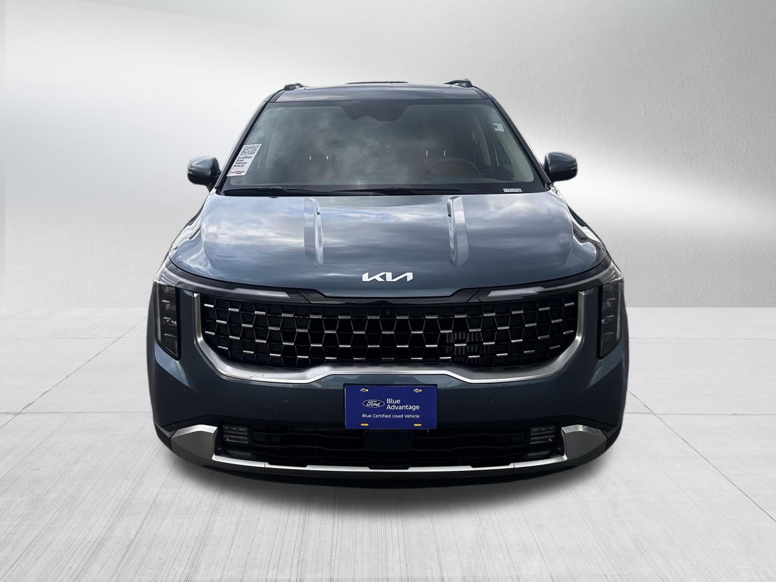 Used 2026 Kia Carnival SX FWD image 2