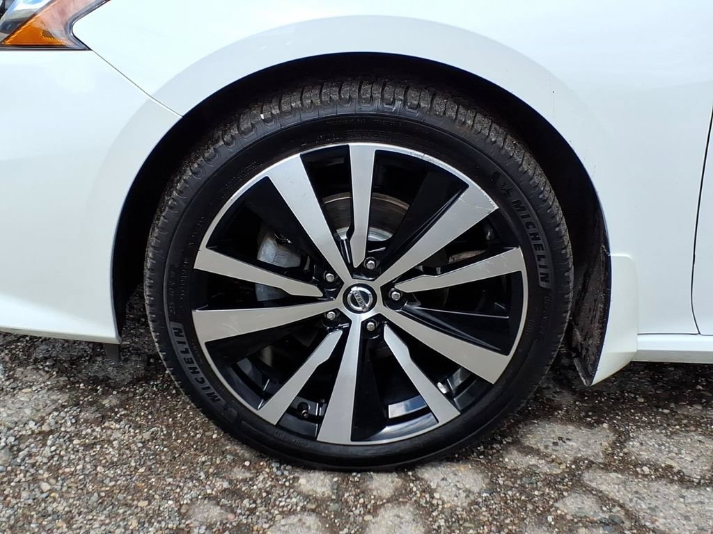 Used 2019 Nissan Altima 2.5 SR w/ SR Premium Package AWD/4WD image 9
