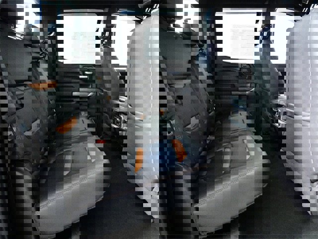 Used 2021 GMC Sierra 1500 AT4 w/ AT4 Value Package image 14