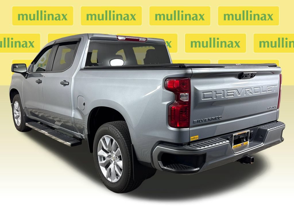 Used 2023 Chevrolet Silverado 1500 Custom RWD image 9