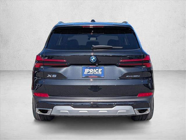 Used 2025 BMW X5 xDrive50e w/ Parking Assistance Package image 7